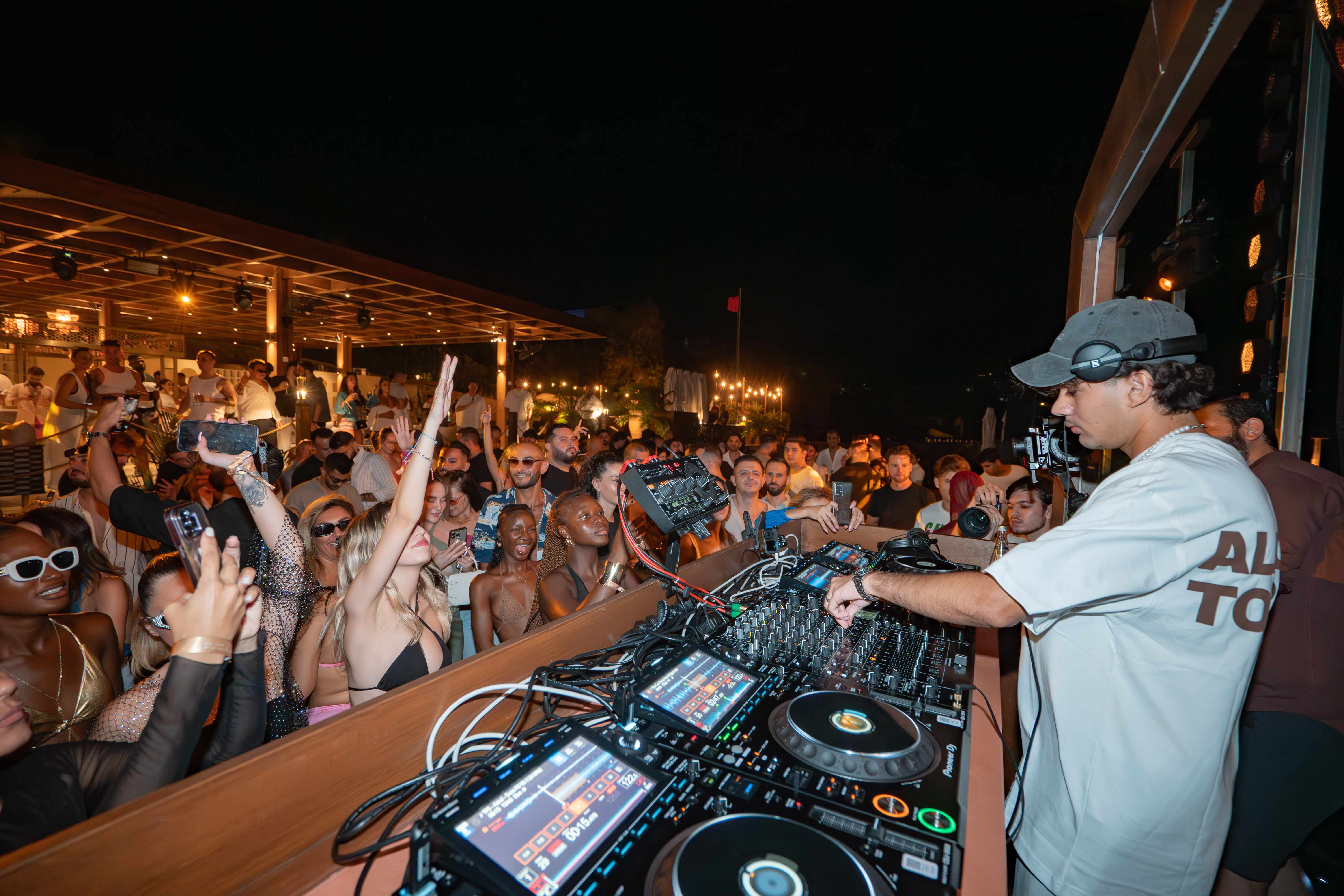 Giamare Beach Club About Photo